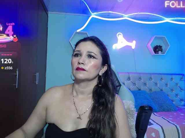noelia-milf19 webcam