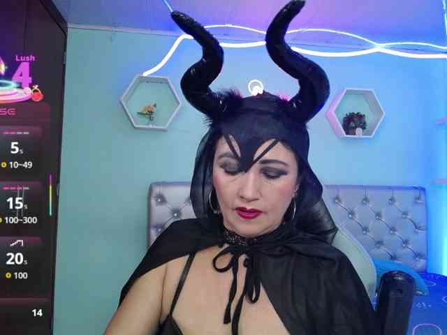 noelia-milf19 webcam