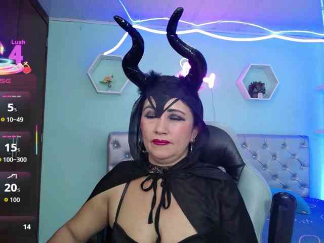 noelia-milf19 webcam