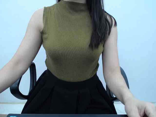 Lady-Young webcam