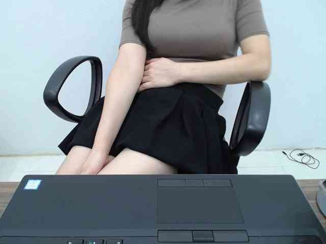 Lady-Young webcam