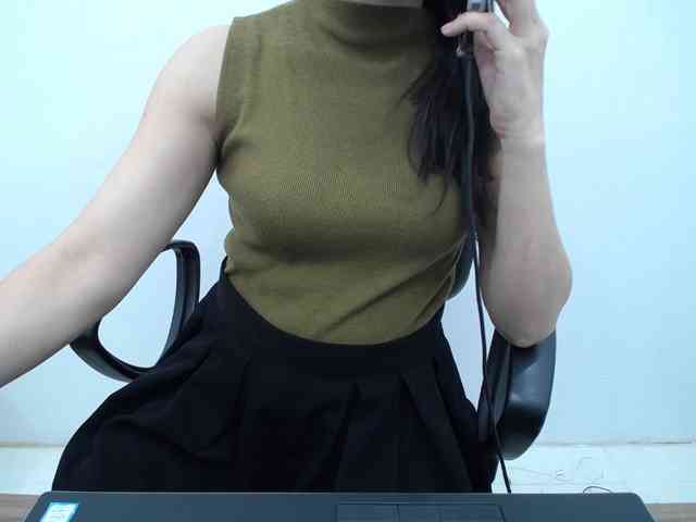Lady-Young webcam