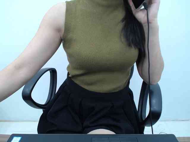 Lady-Young webcam