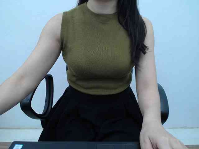 Lady-Young webcam