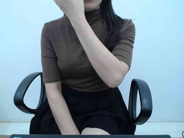Lady-Young webcam