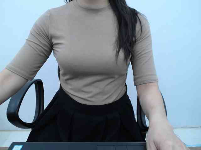 Lady-Young webcam