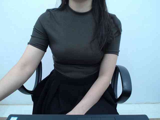 Lady-Young webcam
