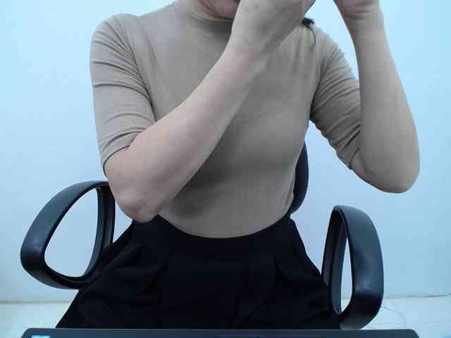 Lady-Young webcam