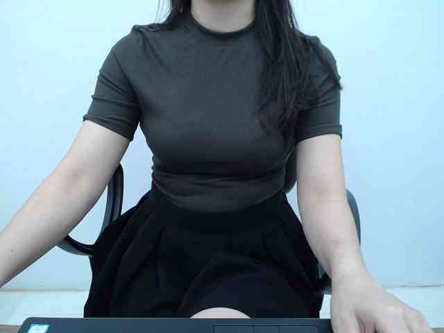 Lady-Young webcam