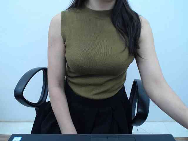 Lady-Young webcam