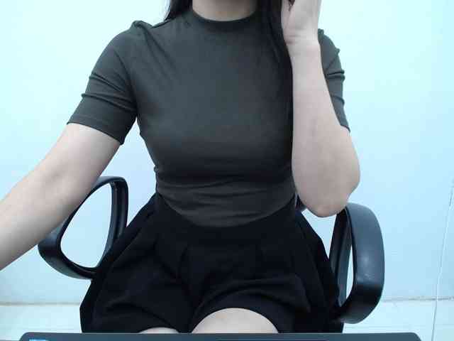 Lady-Young webcam