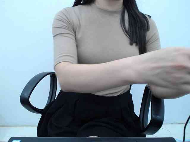 Lady-Young webcam