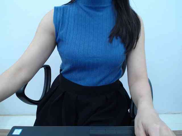 Lady-Young webcam