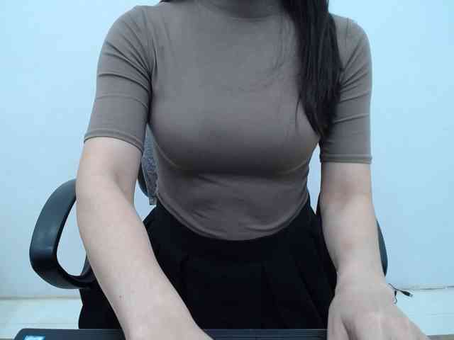 Lady-Young webcam