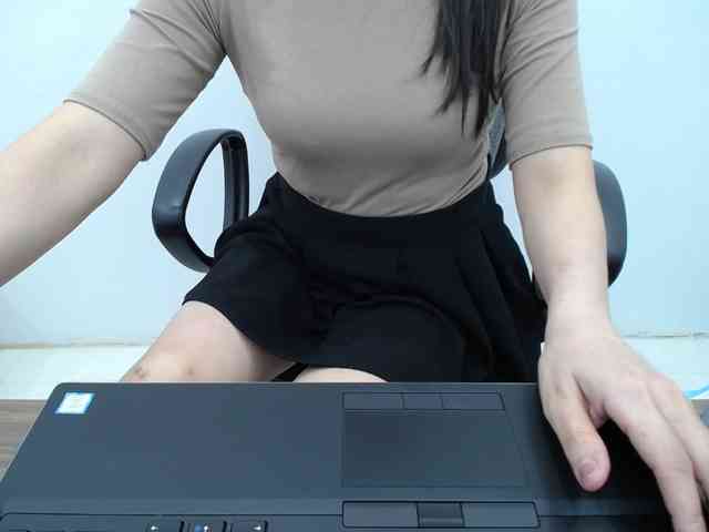 Lady-Young webcam