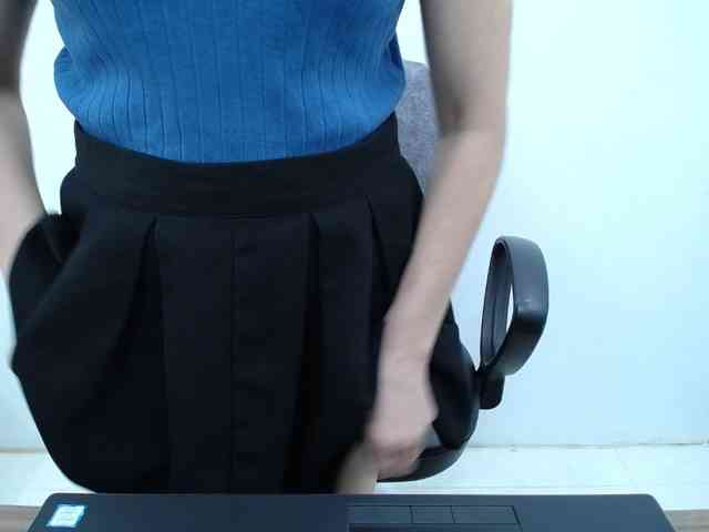 Lady-Young webcam