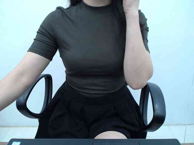Lady-Young webcam