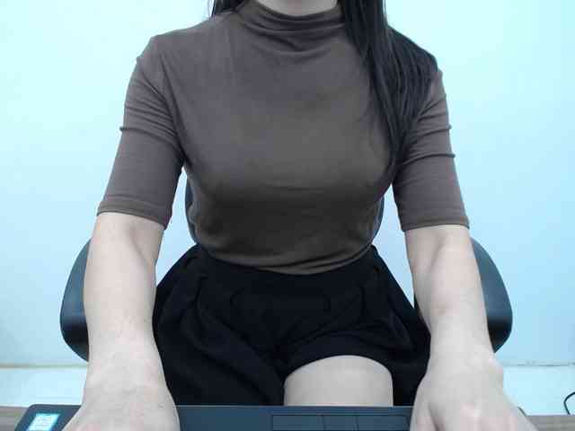Lady-Young webcam