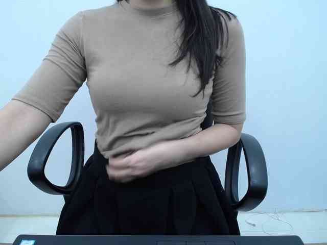 Lady-Young webcam