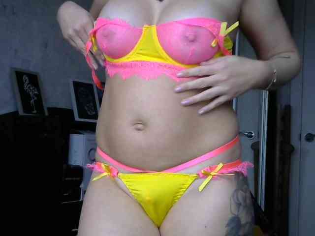 CuteAngelina webcam