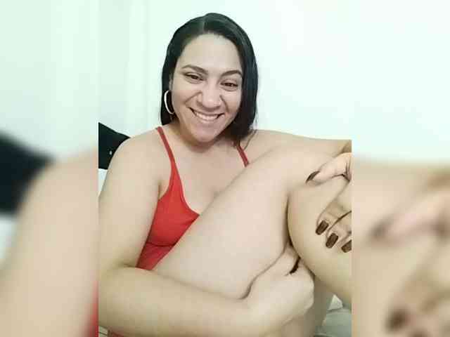 LuanaFranccesca webcam