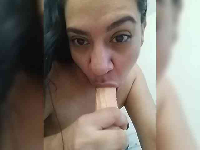 LuanaFranccesca webcam