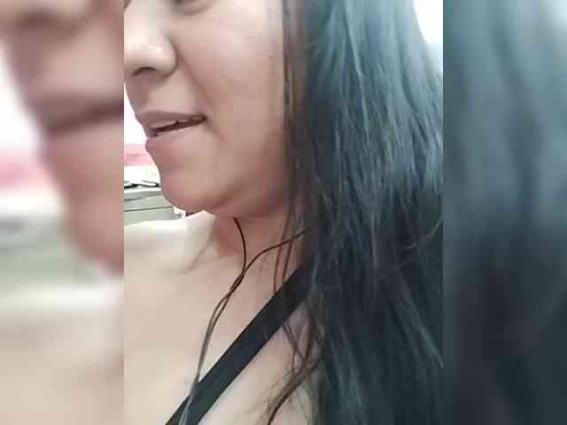 LuanaFranccesca webcam