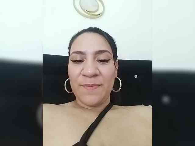 LuanaFranccesca webcam
