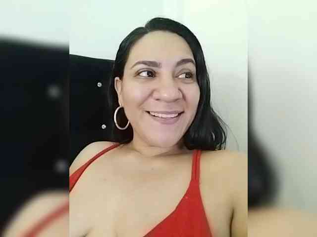 LuanaFranccesca webcam