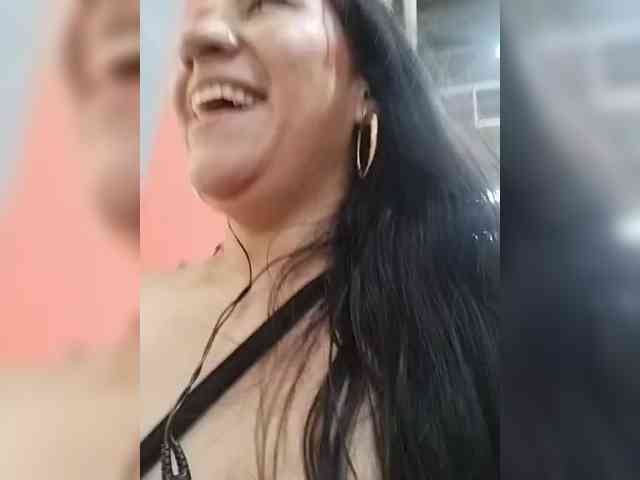 LuanaFranccesca webcam