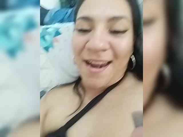LuanaFranccesca webcam
