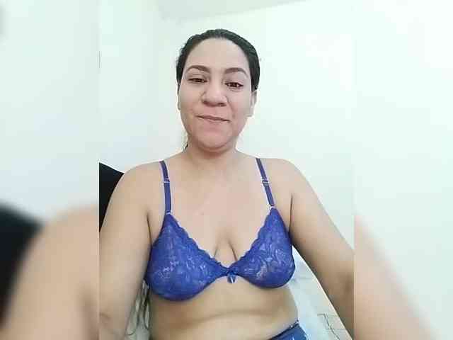 LuanaFranccesca webcam
