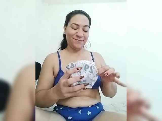 LuanaFranccesca webcam