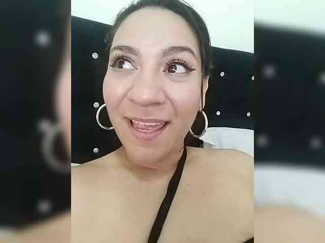 LuanaFranccesca webcam