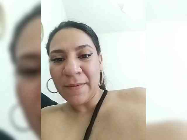 LuanaFranccesca webcam