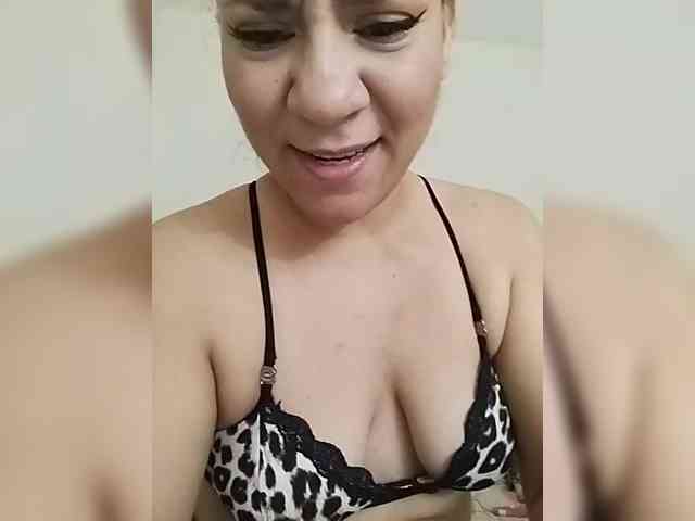 LuanaFranccesca webcam
