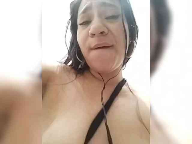 LuanaFranccesca webcam