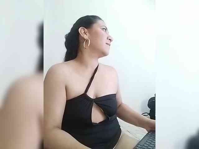 LuanaFranccesca webcam