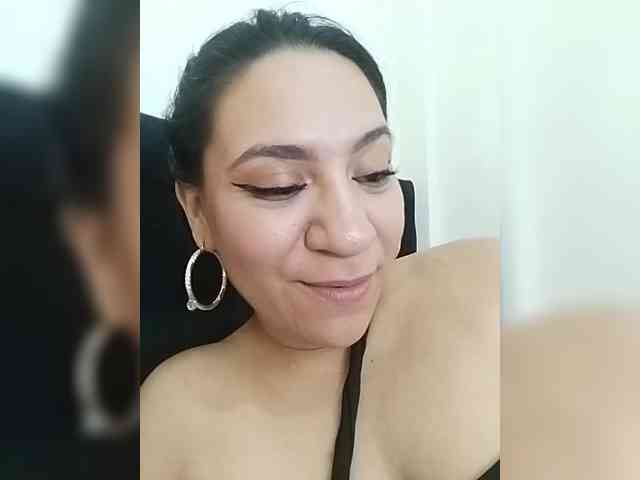 LuanaFranccesca webcam