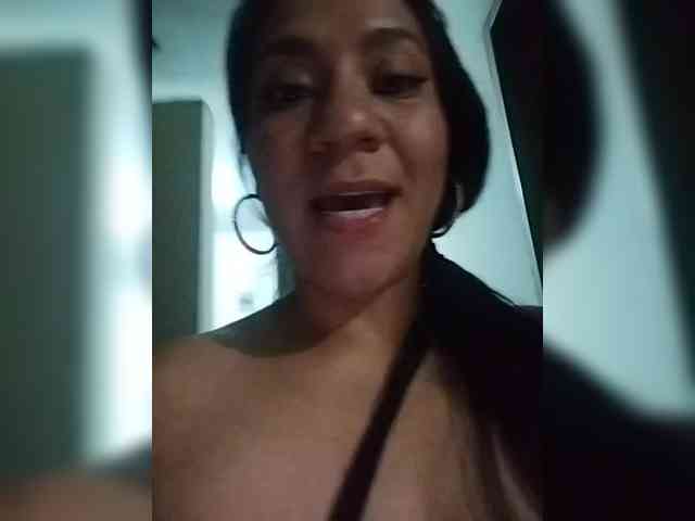 LuanaFranccesca webcam