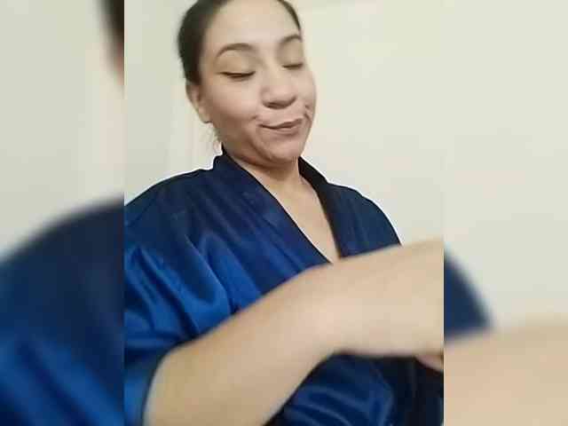 LuanaFranccesca webcam