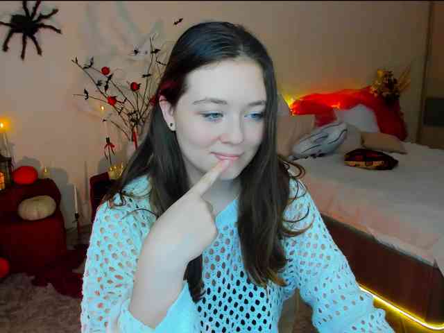 AlluringLookk webcam
