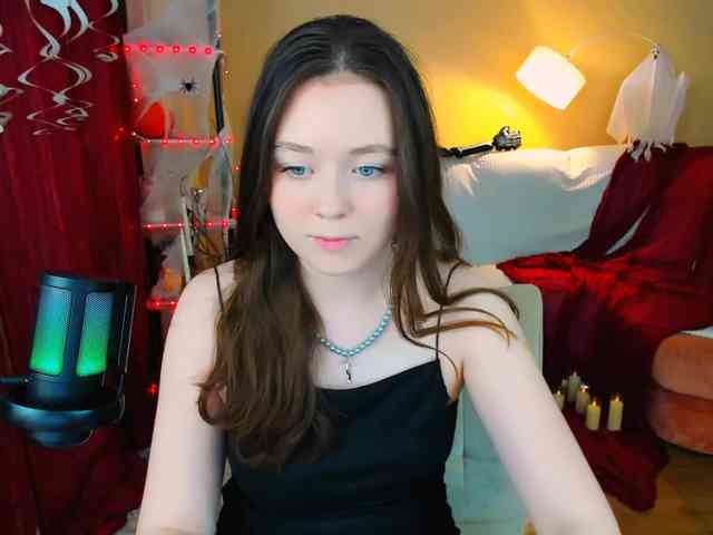 AlluringLookk webcam