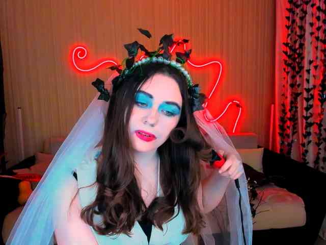 AlluringLookk webcam