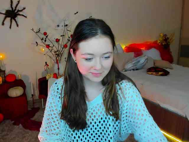 AlluringLookk webcam