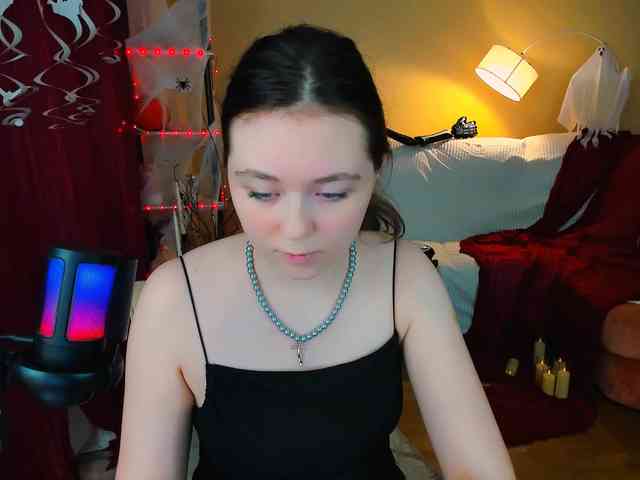 AlluringLookk webcam