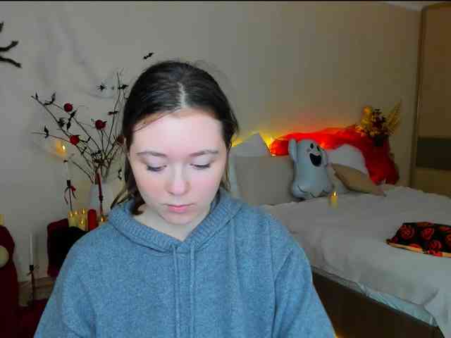 AlluringLookk webcam