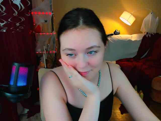 AlluringLookk webcam