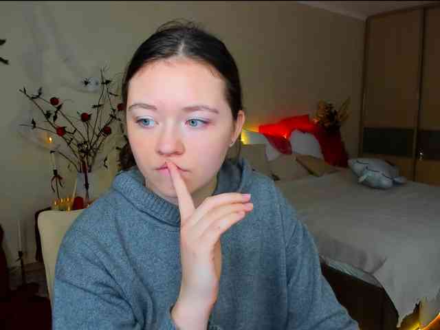 AlluringLookk webcam