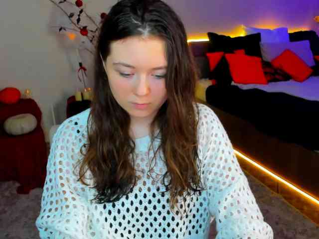 AlluringLookk webcam